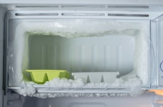 Scongelare il freezer: come sbrinare il congelatore velocemente