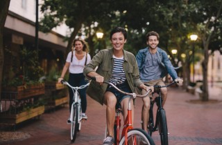 11 regole per andare in bicicletta e pedalare in sicurezza
