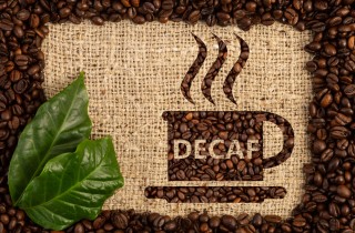 Caffè decaffeinato, è davvero salutare?