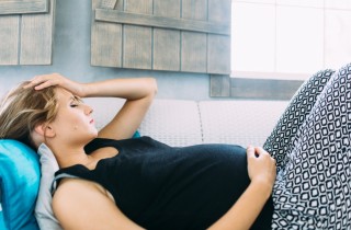Mal di testa in gravidanza: i rimedi naturali per farlo passare