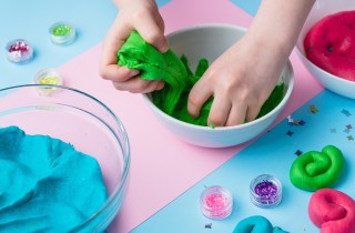 Pasta da modellare fatta in casa: la plastilina per divertire i bambini