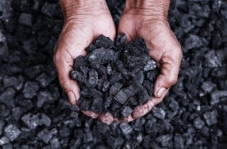 Sognare il carbone: cosa significa e come interpretarlo