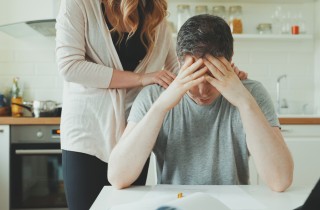 Come posso aiutare il mio partner stressato dal lavoro