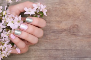 Nail art per la primavera 2021: 7 idee per la decorazione unghie