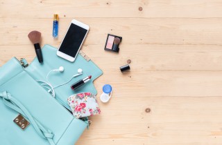 7 prodotti che non dovrebbero mancare nella tua borsetta