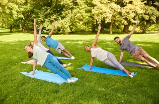 Pilates: gli esercizi da fare al parco
