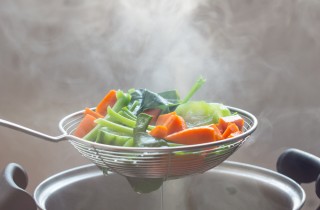 Cottura a vapore: i segreti per preparare le verdure