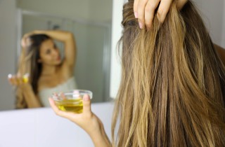 Quanto spesso dovresti usare l'olio per i capelli?