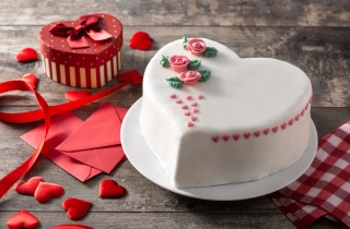 Come decorare una torta a forma di cuore: ingredienti e idee