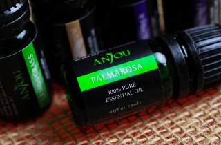 Olio essenziale di Palmarosa: benefici e proprietà