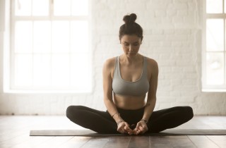 4 posizioni di yoga per dormire meglio