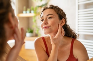 Skincare e benessere mentale: come la cura della pelle fa bene al corpo