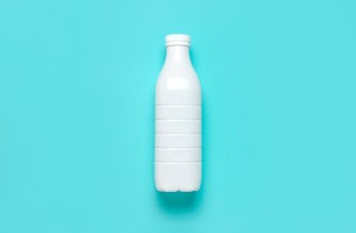 Come riciclare le bottiglie di plastica del latte