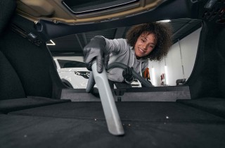 Come pulire gli interni dell'auto