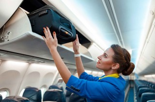 Come diventare hostess e steward di volo