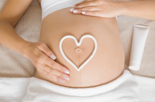 Maschera per il pancione in gravidanza: consigli per contrastare le smagliature