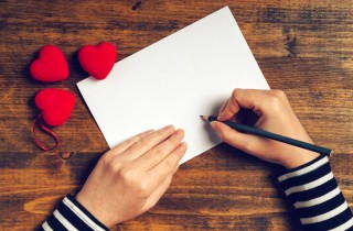 Cosa scrivere per San Valentino: 5 idee per sorprendere il partner