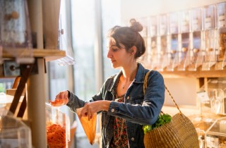 Fare shopping sostenibile e intelligente: 6 buone abitudini per gli acquisti alimentari