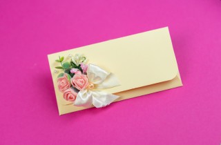 Come decorare una busta da lettera: 7 idee fai da te