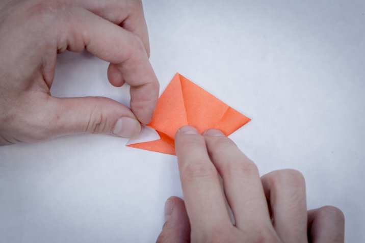 Fiori di carta origami semplici: ecco come farli