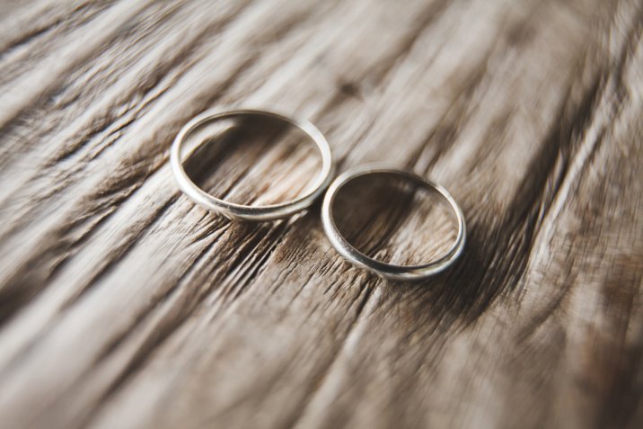 Proposta di matrimonio fatta dalla donna: come stupire lui senza essere sdolcinate