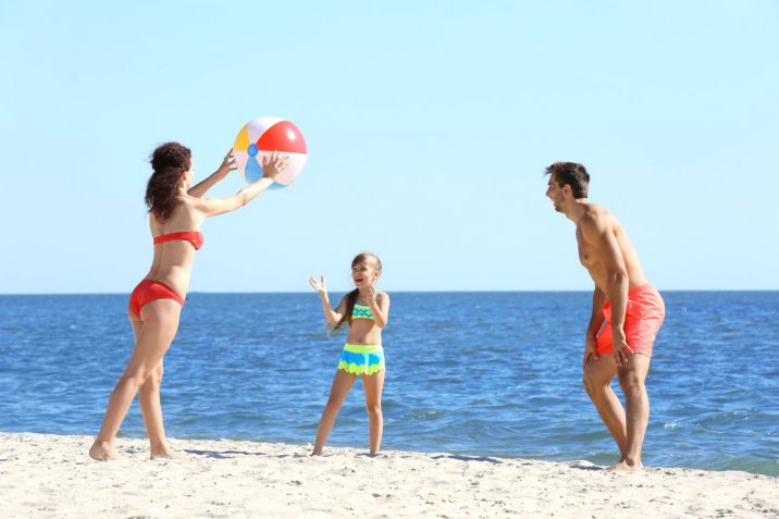 Sport per tutta la famiglia: le attività più complete da fare con i figli in estate