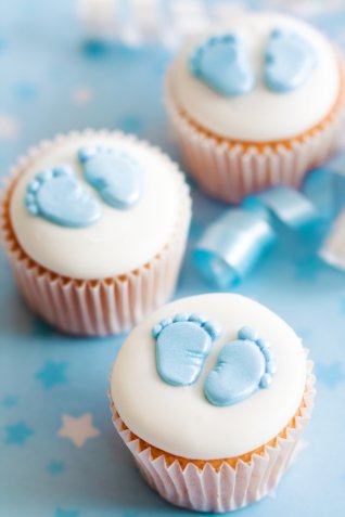 Cupcake per la nascita, le decorazioni più tenere in pasta di zucchero