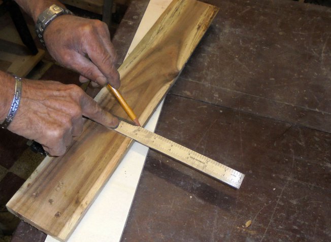 Come costruire una fioriera in legno con materiali di scarto