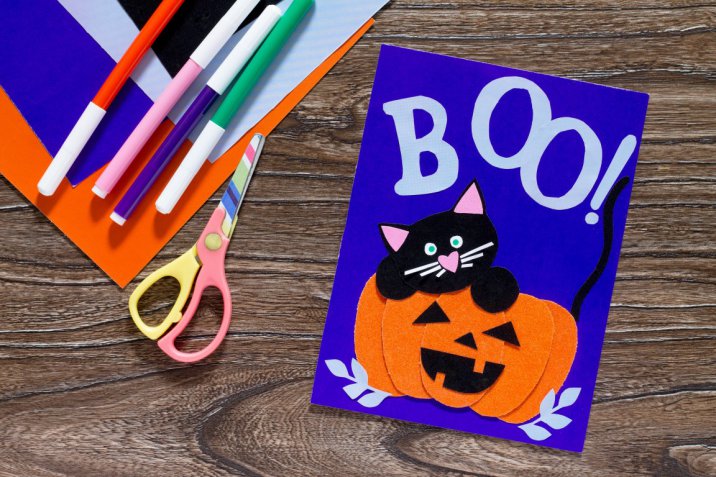 Lavoretti di Halloween con il cartoncino: 5 idee facili per i bambini