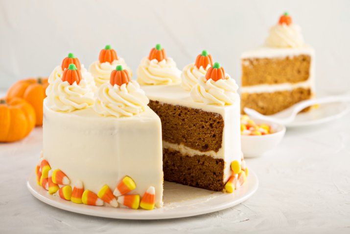 Zucca di Halloween in pasta di zucchero, 7 idee da urlo per decorare torte e cupcake