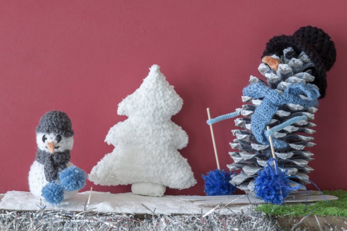 Lavoretti di Natale con le pigne, 7 decorazioni facili e graziose
