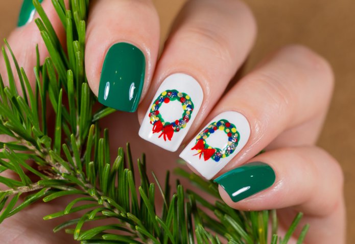 Nail art di Natale: 7 decorazioni unghie a tema da provare