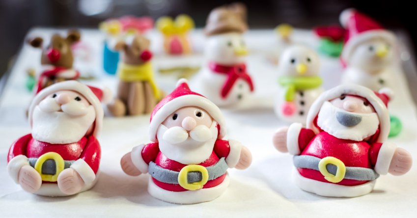 Babbo Natale in pasta di zucchero, come farlo e dove usarlo per il cake design delle feste