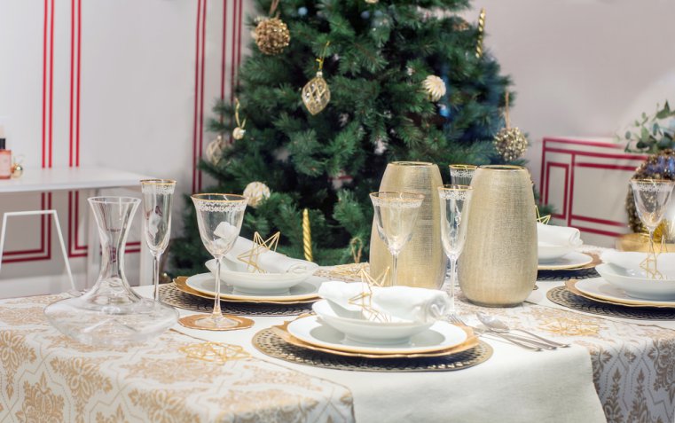 Sottobicchieri natalizi, come decorarli con il decoupage per una tavola allegra