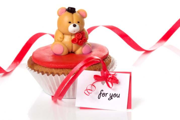 Cupcake romantici, le decorazioni in pasta di zucchero più belle per San Valentino