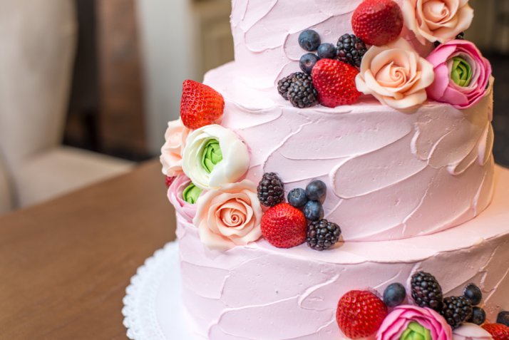 Torte in pasta di zucchero per la festa della mamma: 7 idee con i fiori