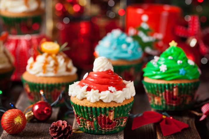 Cupcake di Natale decorati con panna: 7 idee allegre