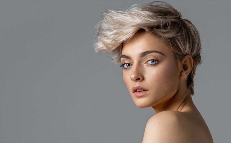 Tagli capelli 2020: i corti e medi scalati più belli per donna