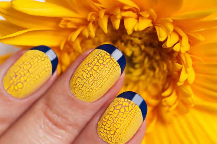 Le 7 nail art in giallo più belle per l'8 marzo
