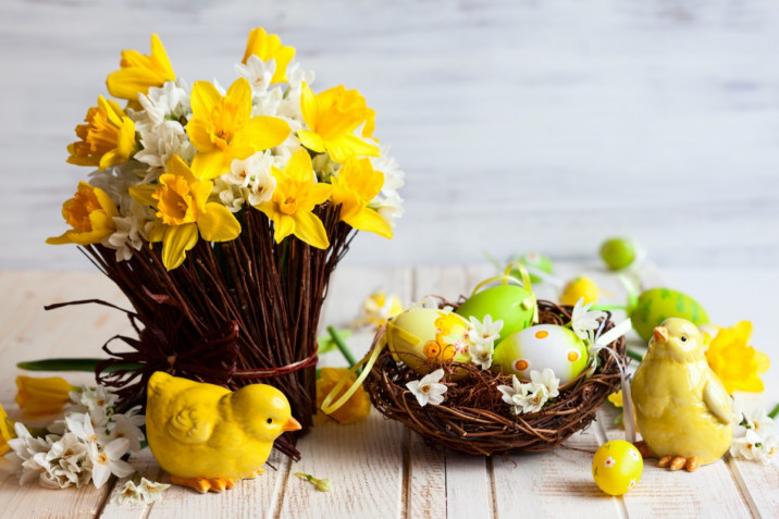 Centrotavola di Pasqua fai da te: 9 idee con e senza fiori