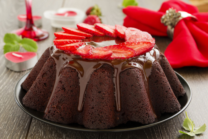 Decorazioni torte con fragole e cioccolato: 11 idee che fanno venire l’acquolina