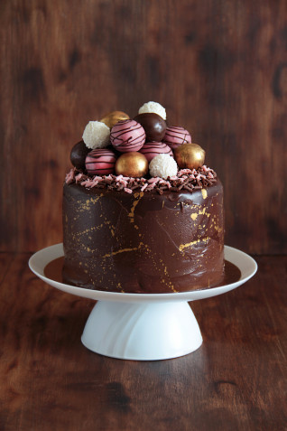 Come decorare una torta al cioccolato: 7 idee wow per le decorazioni