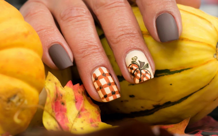 Nail art per l'autunno 2020: 5 trend manicure da provare