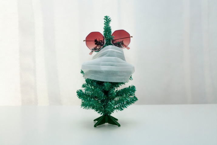 Albero di Natale con mascherine: le idee per le decorazioni 2020