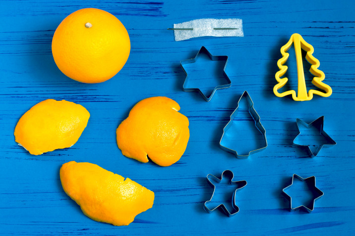 Lavoretti di Natale fai da te facili: il tutorial con le bucce delle arance
