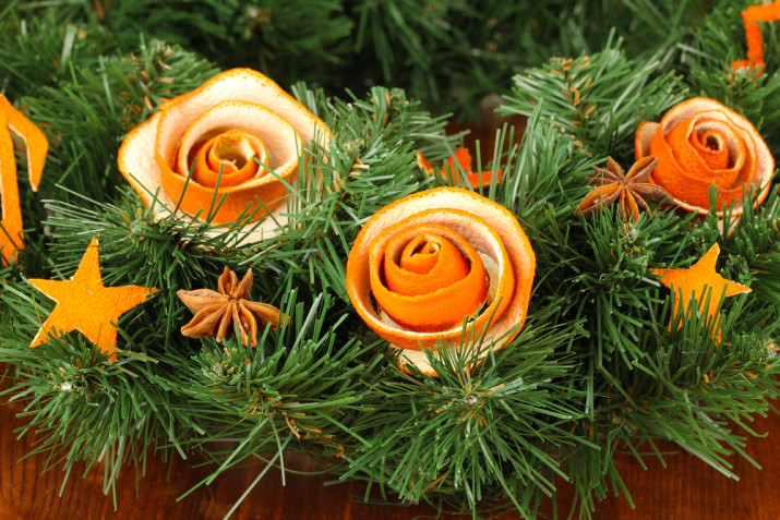 Lavoretti di Natale fai da te facili: il tutorial con le bucce delle arance