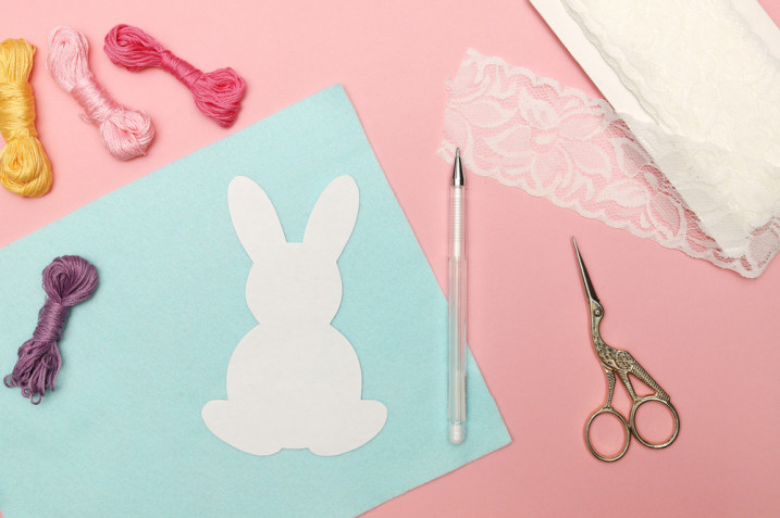 Coniglietti pasquali in pannolenci: cartamodello e tutorial facile
