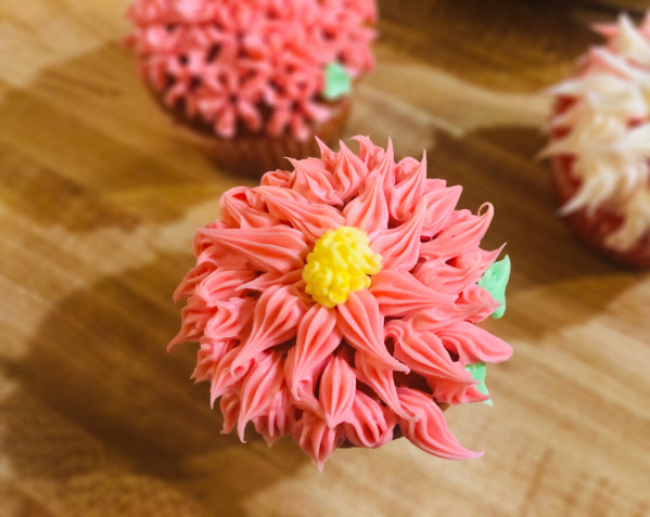 Cupcake decorati con fiori di crema: 7 idee per decorazioni bellissime