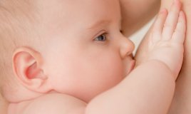 allattare in pubblico bebè neonato mamme