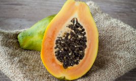 frutta papaya dieta salute donna